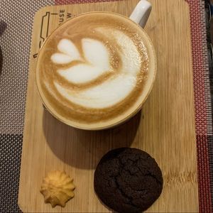 Meet your Posher, Leah a.